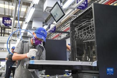 新华全媒+丨重庆 洗碗机智慧互联工厂正式投产 互联网赋能智能制造